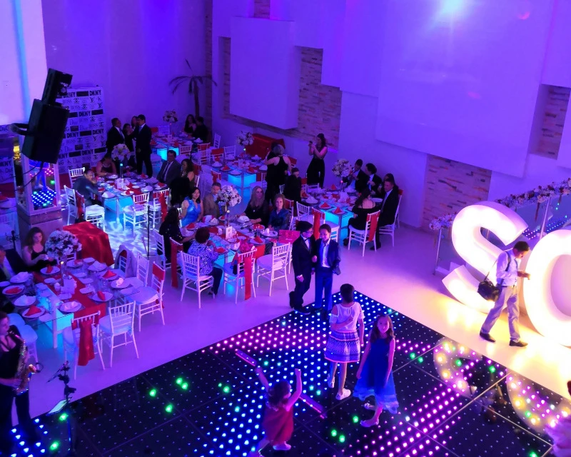 Party Hills Lounge